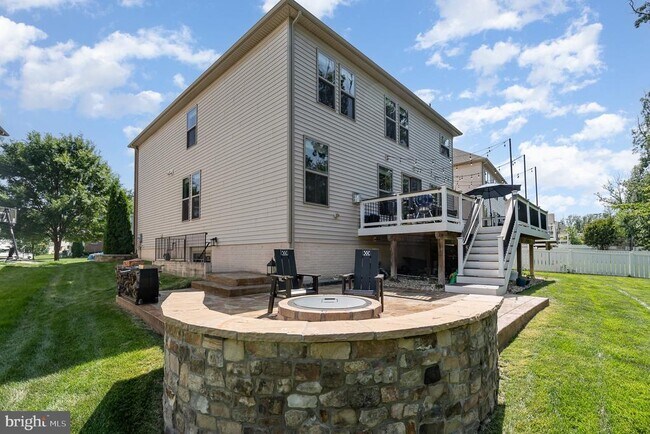 Building Photo - 24846 Somerby Dr