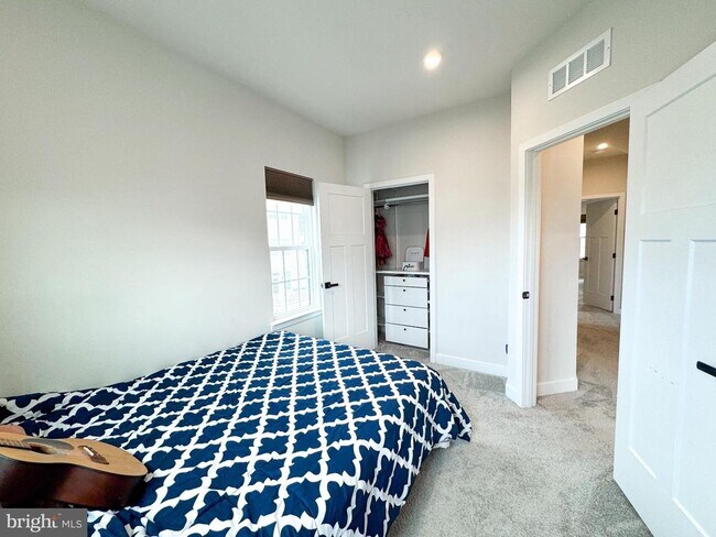 Building Photo - 24604 Cervelo Ter