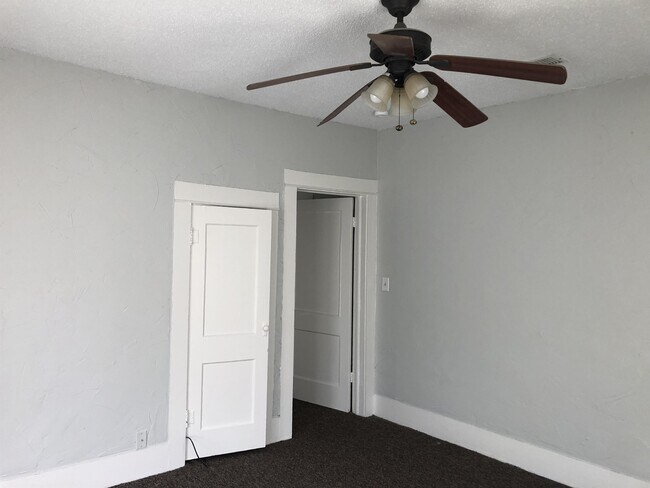 Building Photo - 1211 Monroe St