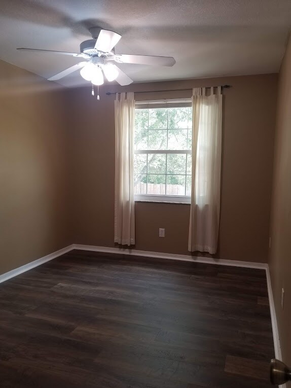 2nd bedroom - 2908 Shannon Cir