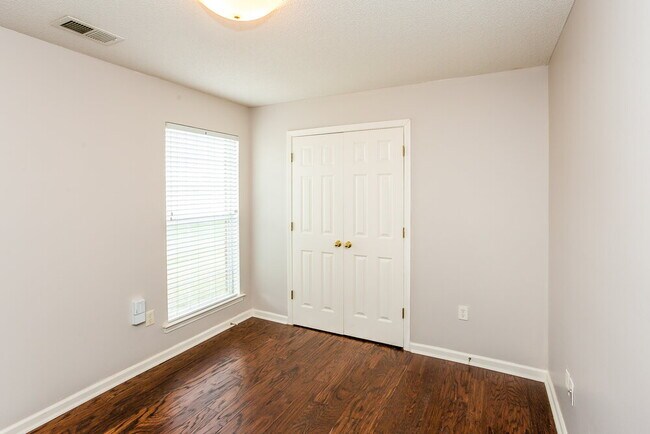 Building Photo - 5969 Telford Dr