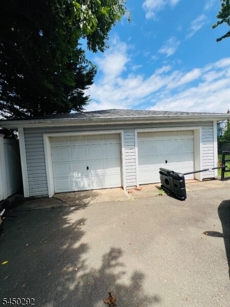 Building Photo - 426 Miltonia St