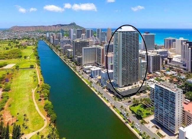 Aerial view of building and neighborhood - 445 Seaside Ave