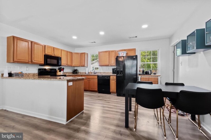 Building Photo - 4402 Wyres St