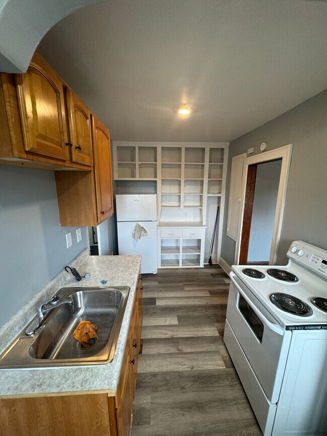 Building Photo - 235 S Arlington St