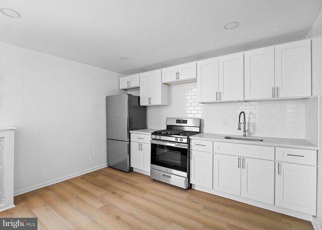 Building Photo - 1225 Spruce St