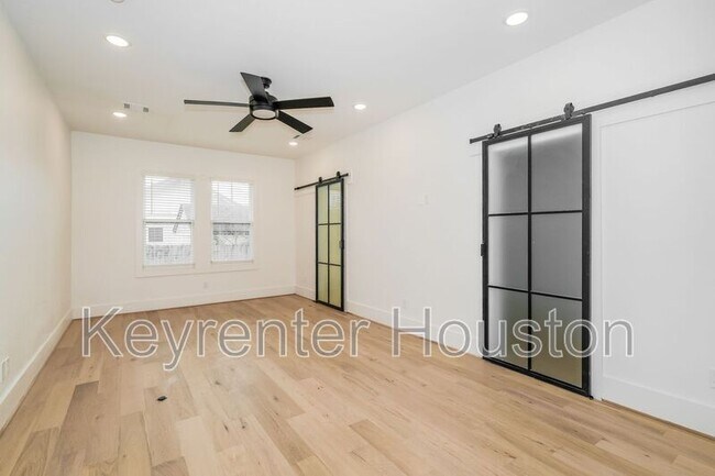 Building Photo - 231 Grace St