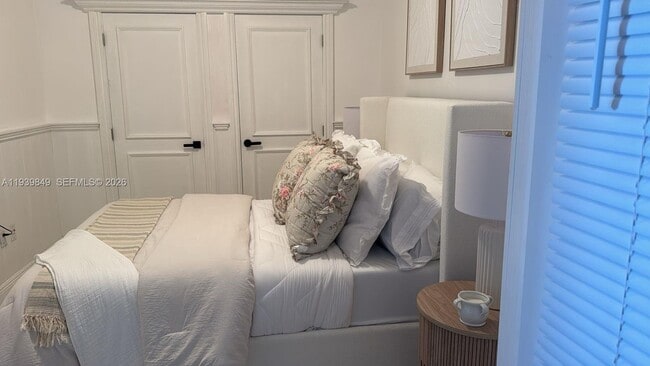 Building Photo - 1830 S Ocean Dr