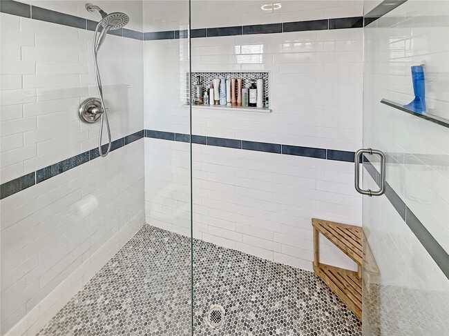 Building Photo - 5204 Lonesome Dove Dr