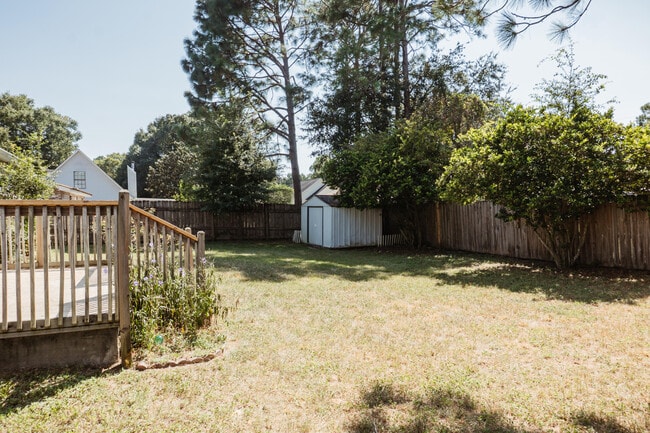 Building Photo - 309 Green Oak Dr
