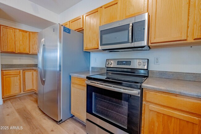 Building Photo - 2723 E Schiliro Cir