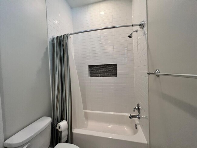 Building Photo - 1126 Linden St