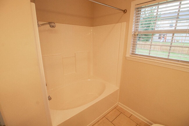 Building Photo - 7002 Madison Creek Dr
