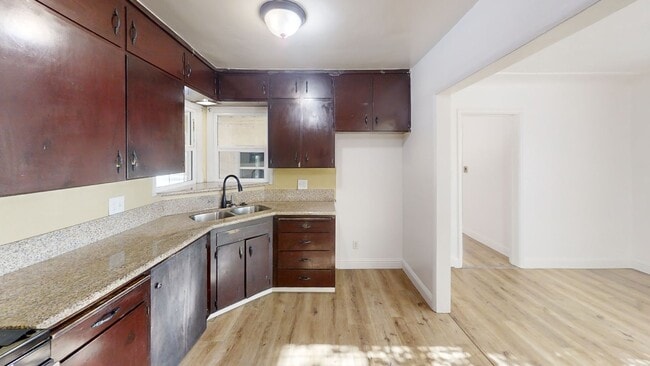 Building Photo - Fresh 3BR/2BA • Pet Friendly • Garage • Mo...