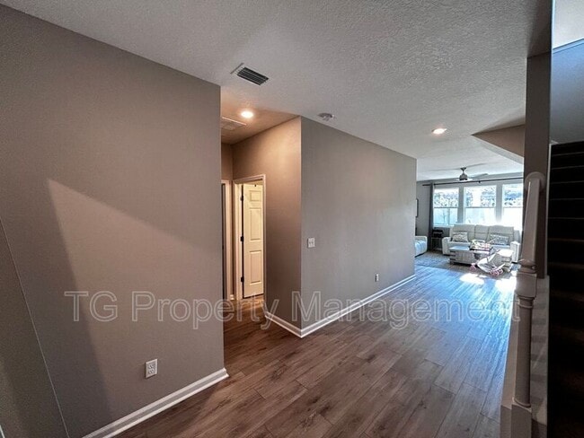 Building Photo - 94 Stonecrest Dr