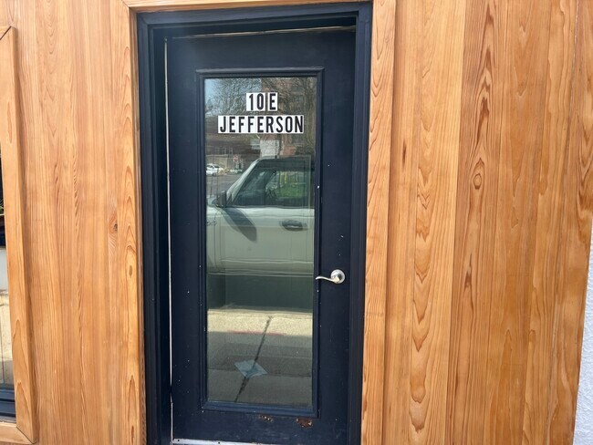 Building Photo - 10 E Jefferson Ave