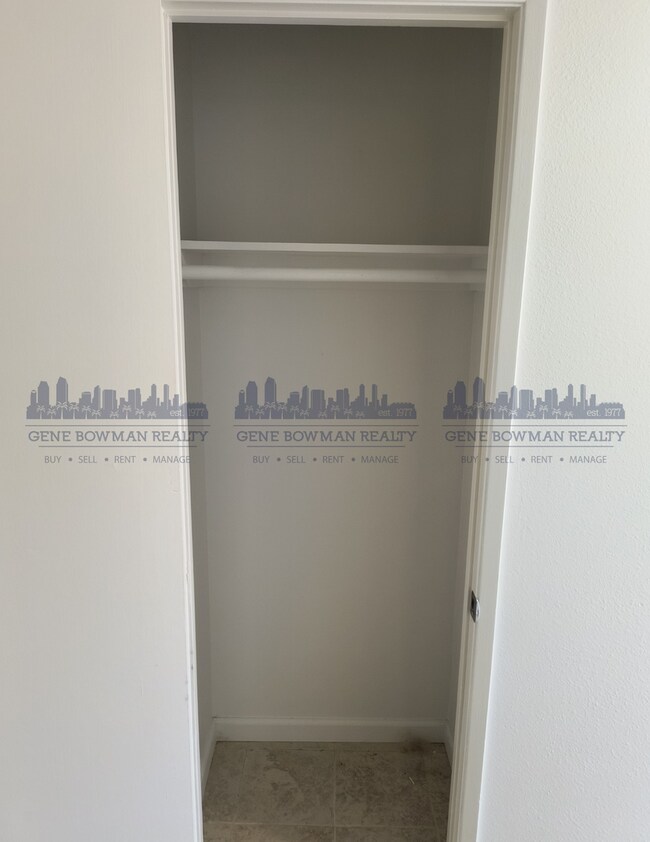 Building Photo - Charming 4-bedroom, 2-bathroom home located in the heart of San Diego