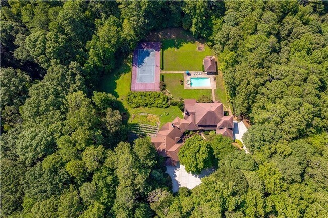 Building Photo - 15905 Westbrook Rd