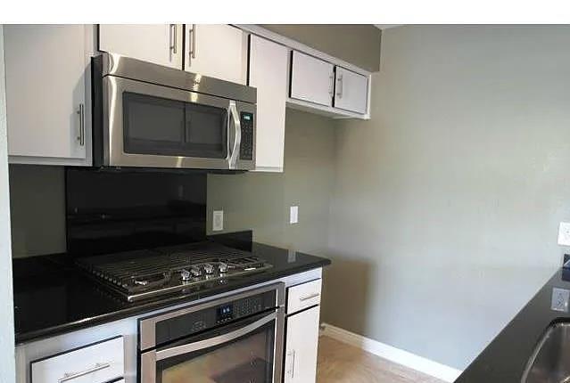 Building Photo - 5460 Dobbs St