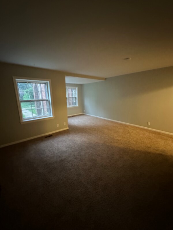 Building Photo - 6200 Parkview Ave