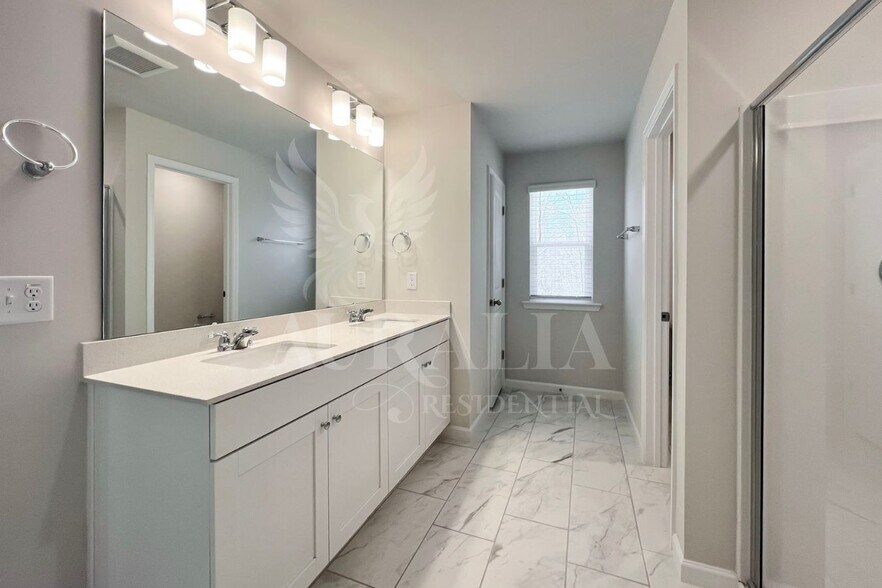 Building Photo - 183 Anise Ln