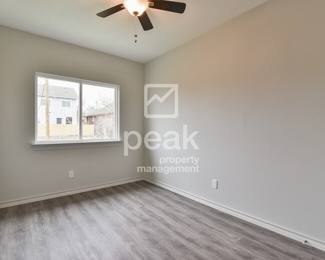 Building Photo - $1599! 3Bed/2.5Bath Fort Worth Duplex Ready for move in Now!