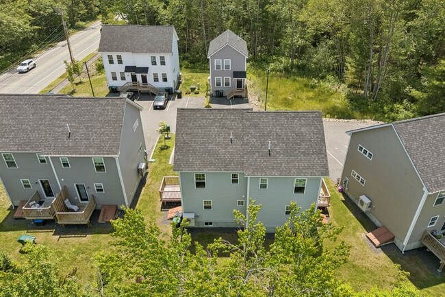 Building Photo - 3 Thomas Dr