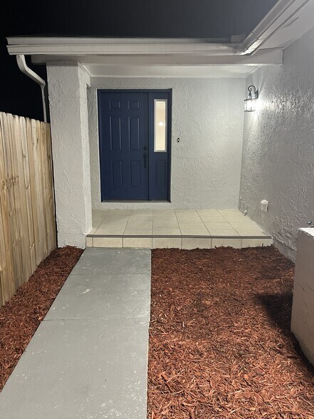 Building Photo - 218 Perth Ct