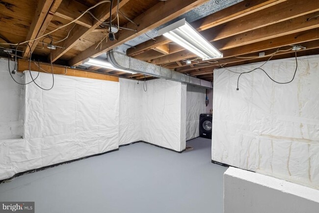 Building Photo - 210 Lastner Ln