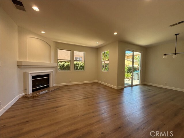 Building Photo - 18 Mineral King