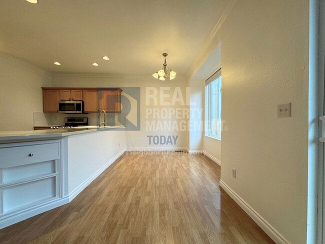 Building Photo - Great 3 Bedroom In South Hill!