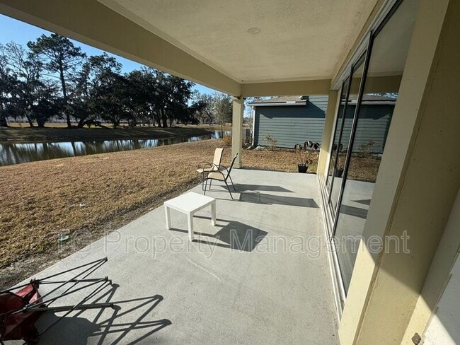 Building Photo - 217 Red Barn Rd