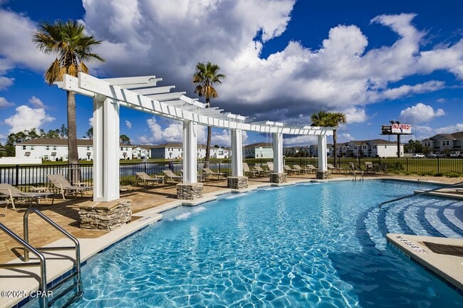 Building Photo - 7470 Shadow Lake Dr