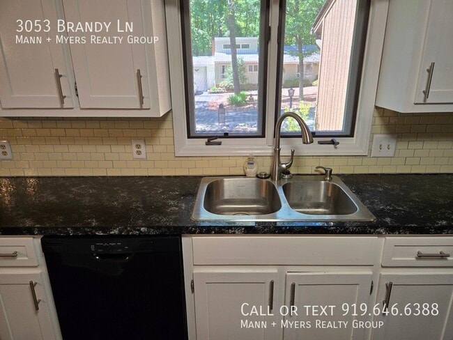 Building Photo - 3053 Brandy Ln