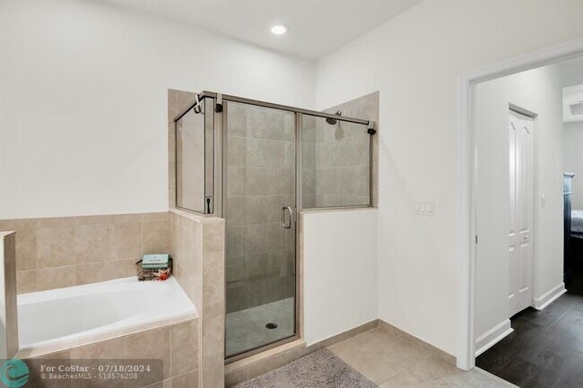 Building Photo - 8455 Lakeview Trail