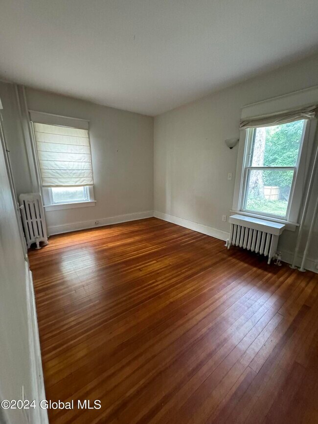 Building Photo - 663 Hudson Ave