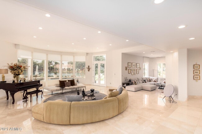 Building Photo - 1502 E Treasure Cove Dr