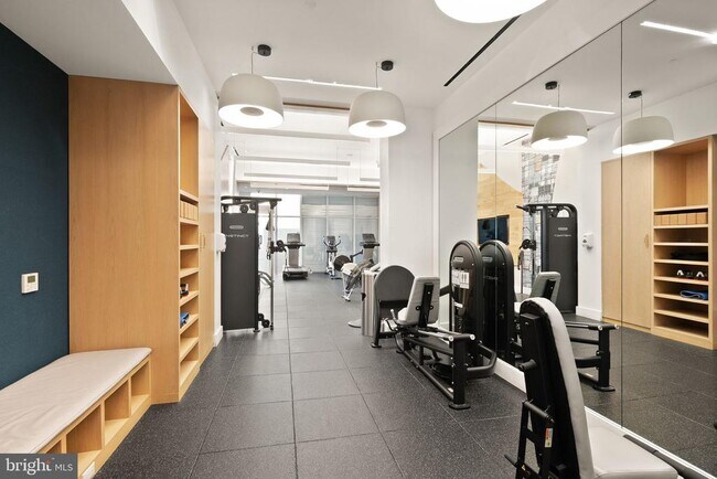 Building Photo - 925 N Fairfax St