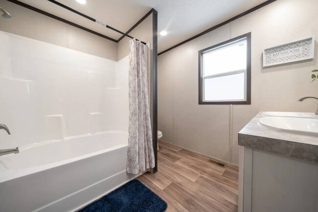 Building Photo - 1022 Monarch Dr