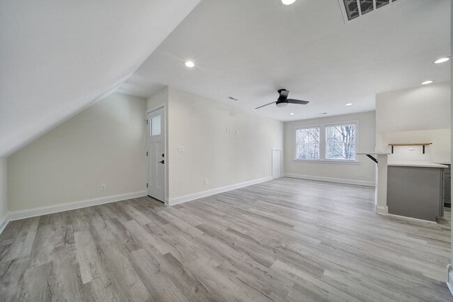 Building Photo - Unique Single Family Home in Matthews!
