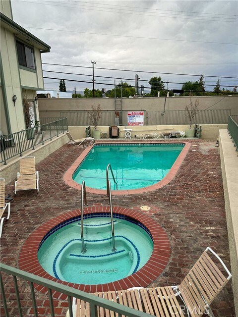Building Photo - 22865 Del Valle St
