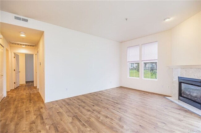 Building Photo - 2Bd/2Ba Issaquah Condo