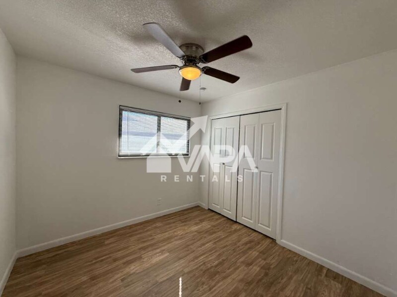 Building Photo - 302 Kingsman St