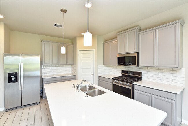 Building Photo - 1214 Oak Barrel Run