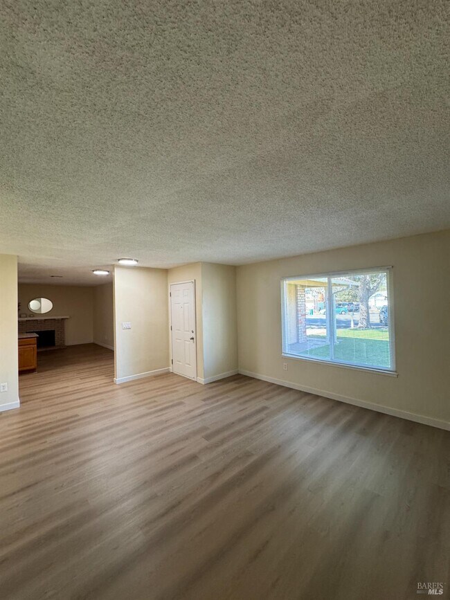 Building Photo - 120 Merrimac Ct