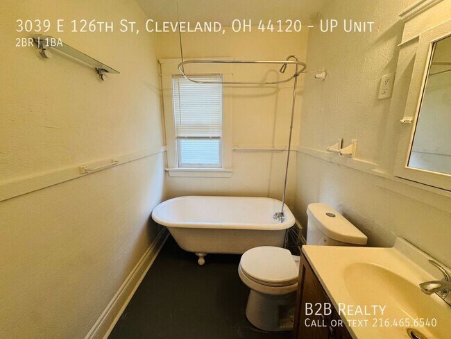 Building Photo - 3039 E 126th St