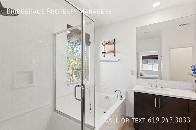 Building Photo - 1212 Via Lucero