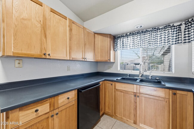 Building Photo - 3510 E Hampton Ave