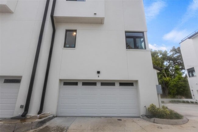 Building Photo - 758 Highland Ave