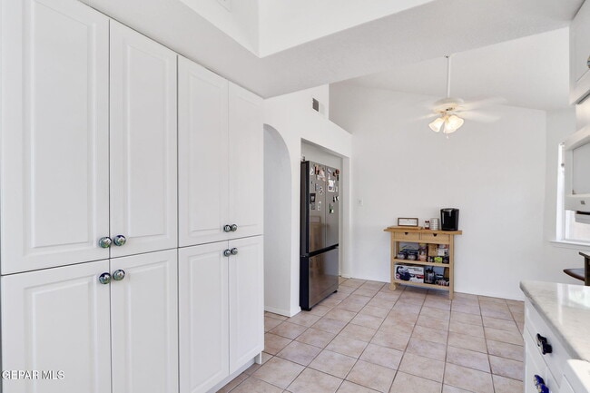 Building Photo - 4348 Loma Hermosa Dr